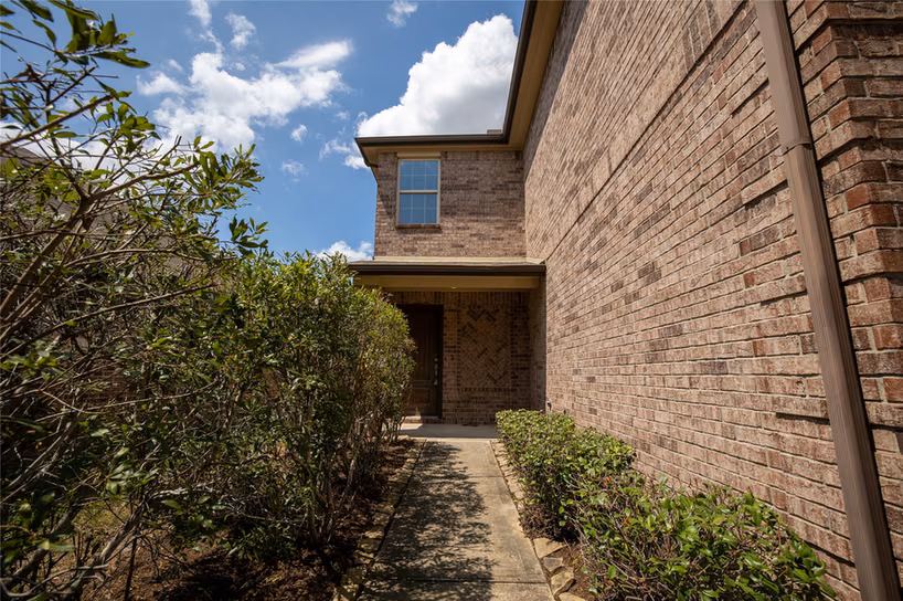 Photo 2 of 19615 Kingston Green Lane, Hockley, TX