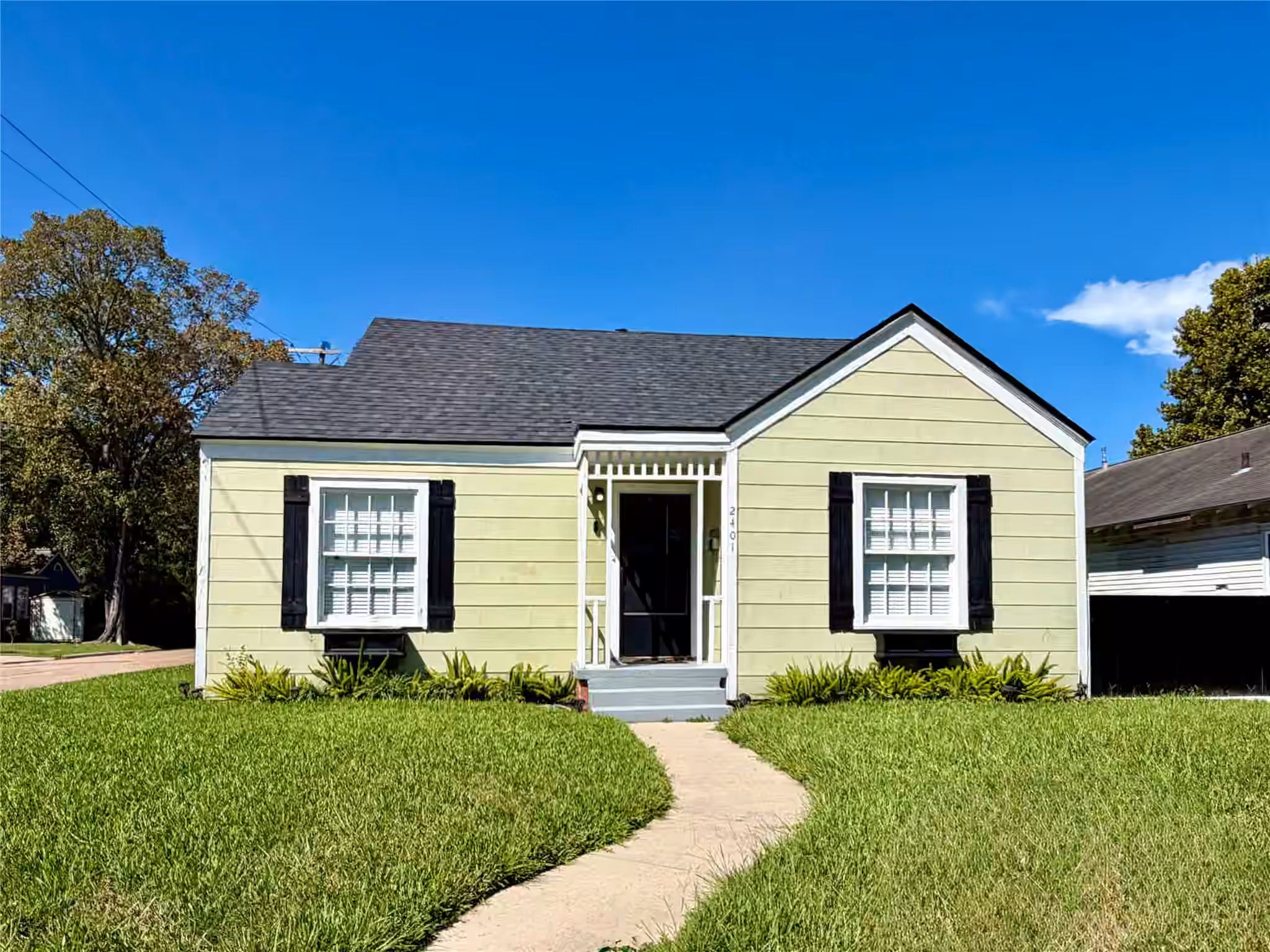 Photo of 2401 Centennial Street, Liberty, TX