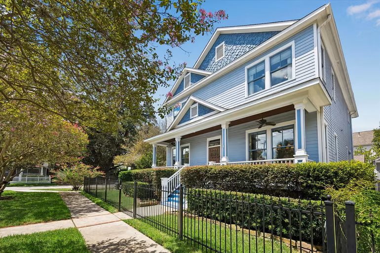 Photo 2 of 601 E 21st Street, Houston, TX