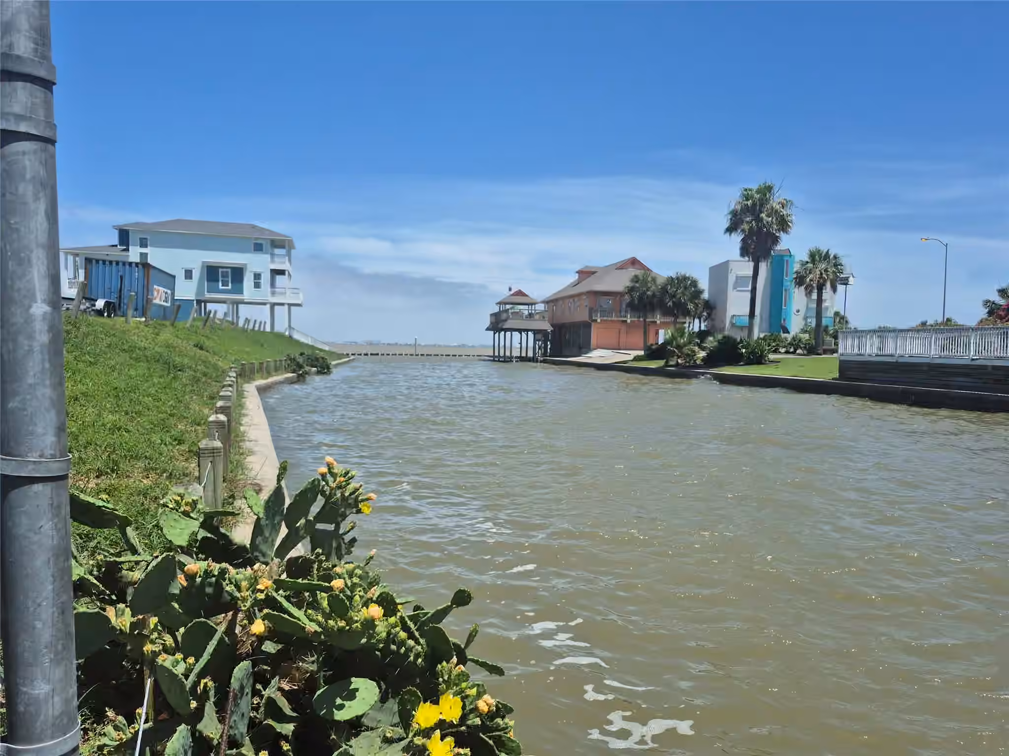 Photo 4 of 111 Kona Drive, Tiki Island, TX