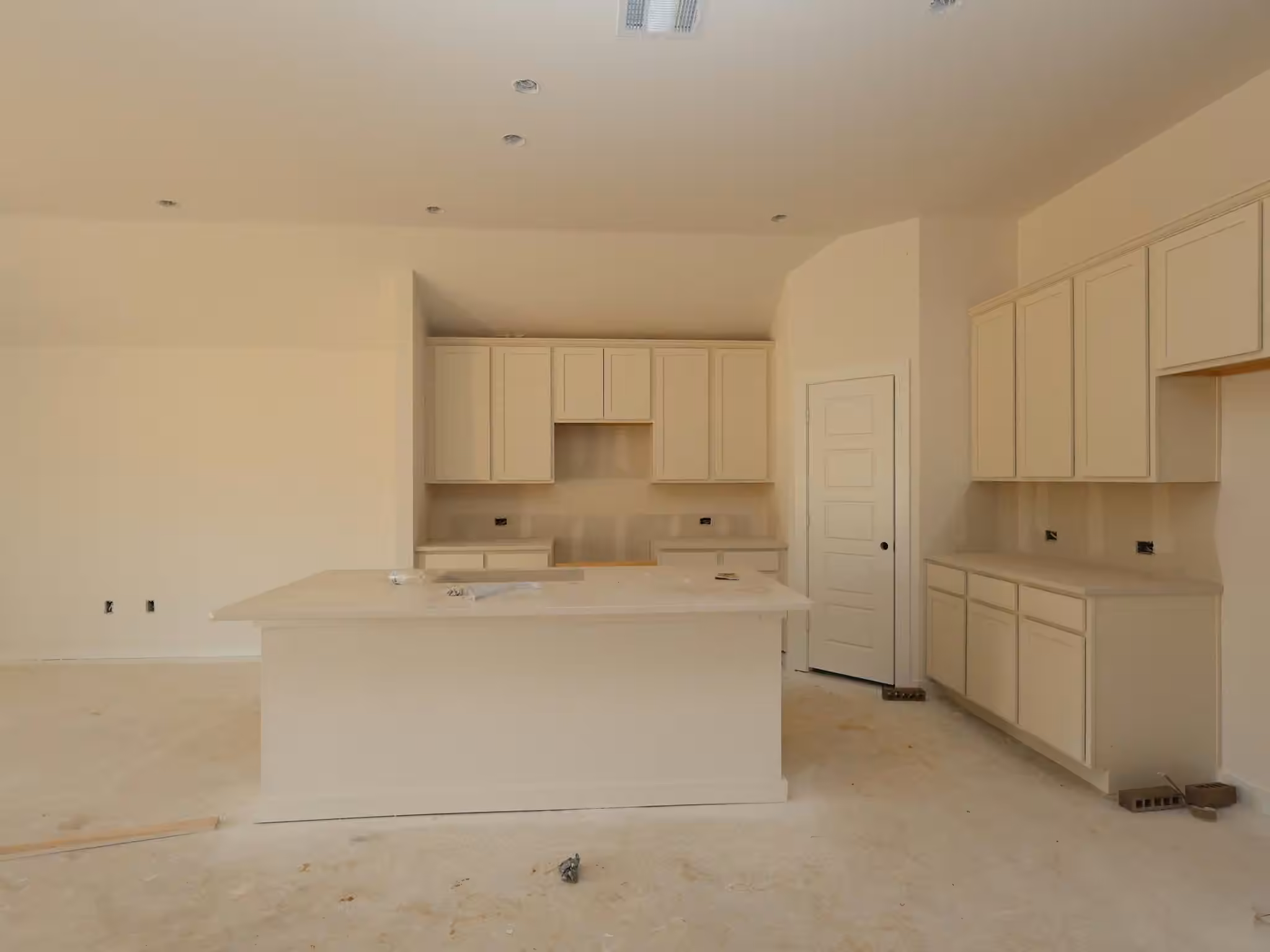 Photo 3 of 10611 Annex Avenue, Montgomery, TX