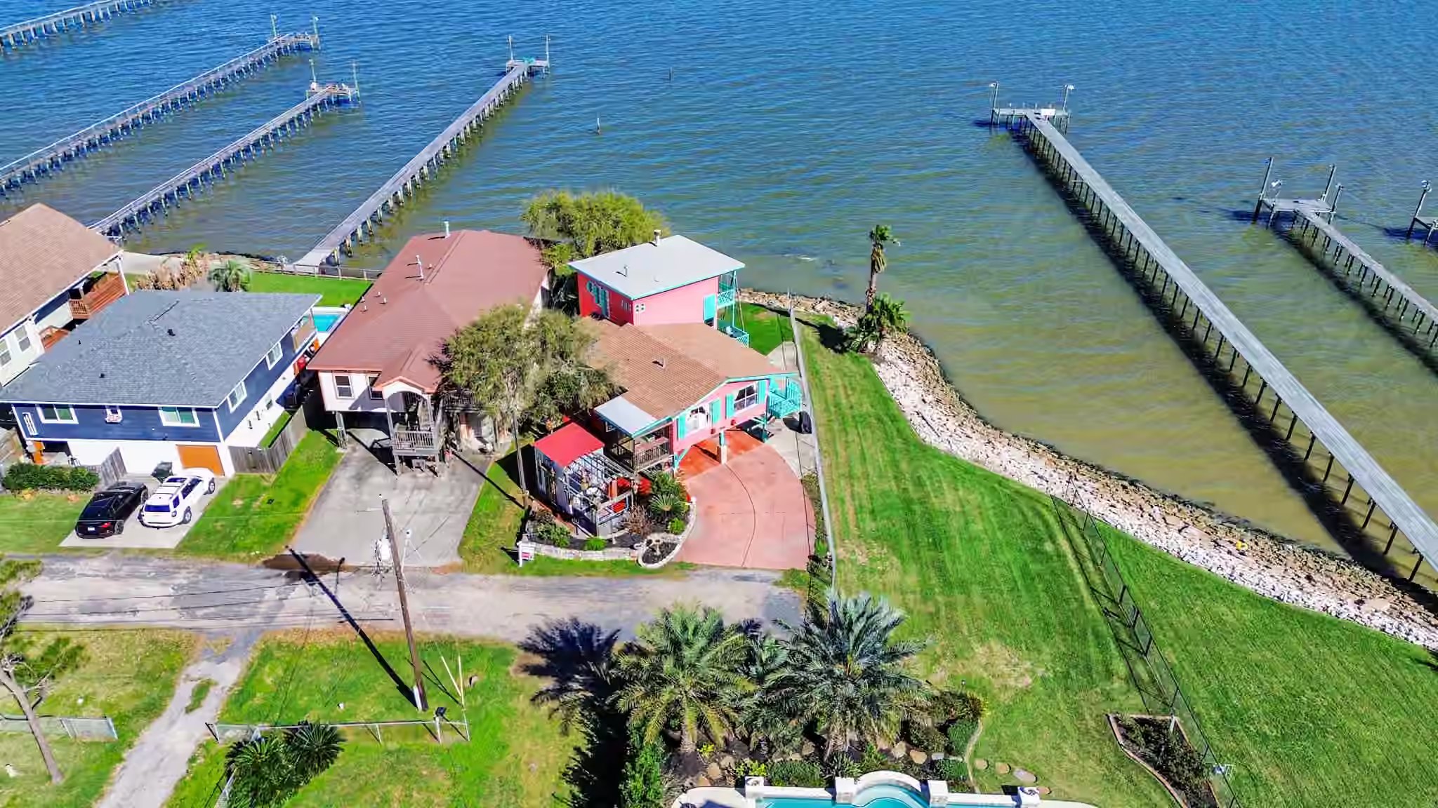 Photo of 1121 6th Street, San Leon, TX