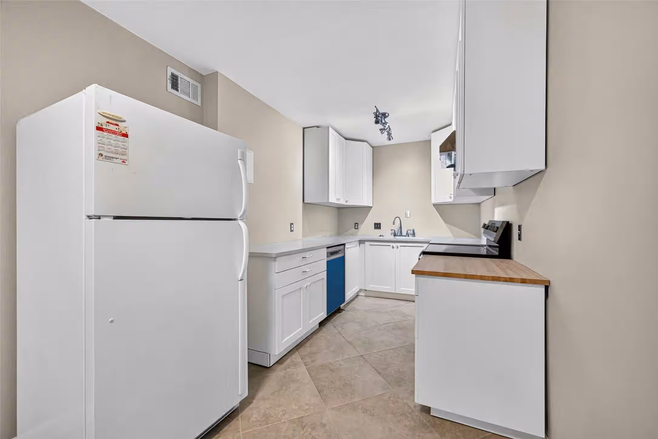 Photo 3 of 2601 Bellefontaine Street B110, Houston, TX
