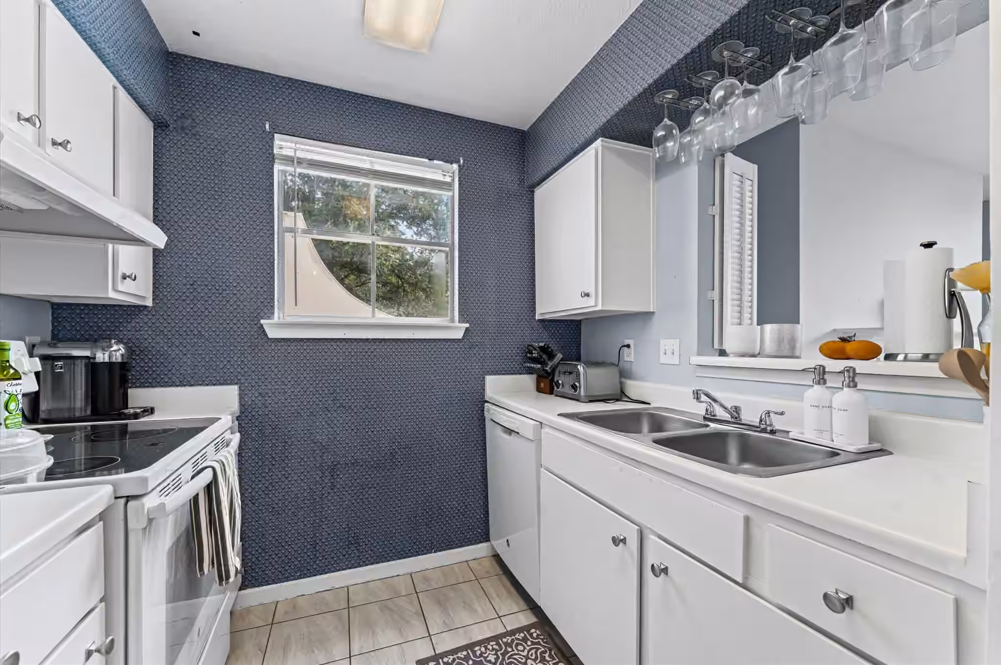 Photo 4 of 2333 Bering Drive 201, Houston, TX