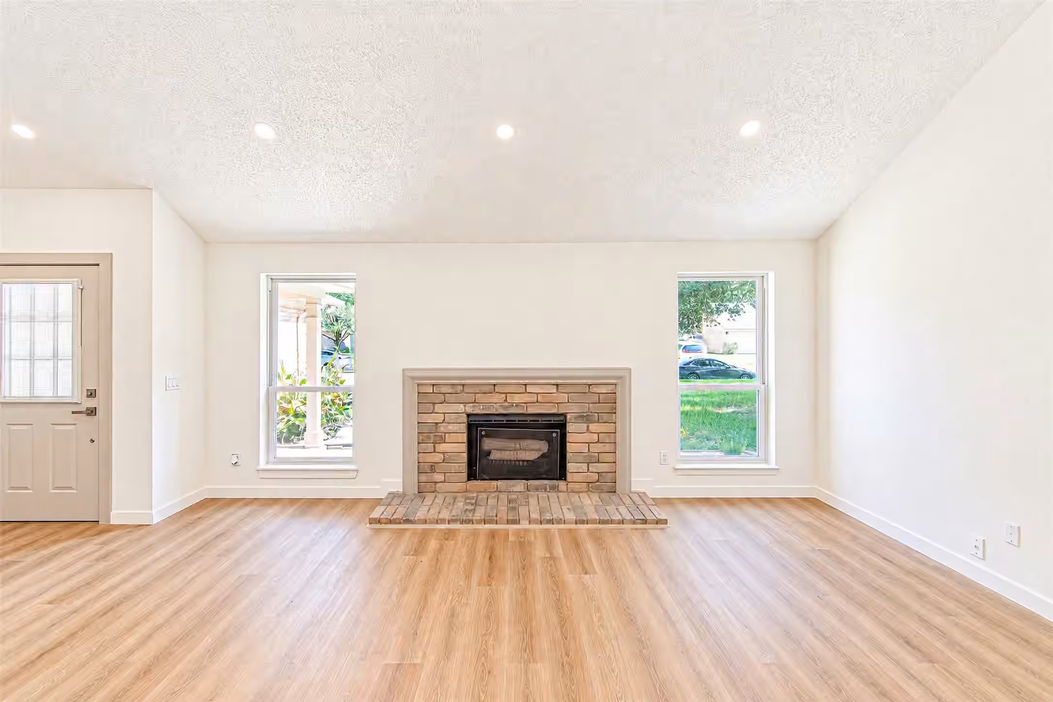 Photo 7 of 18015 Brooknoll Drive, Houston, TX
