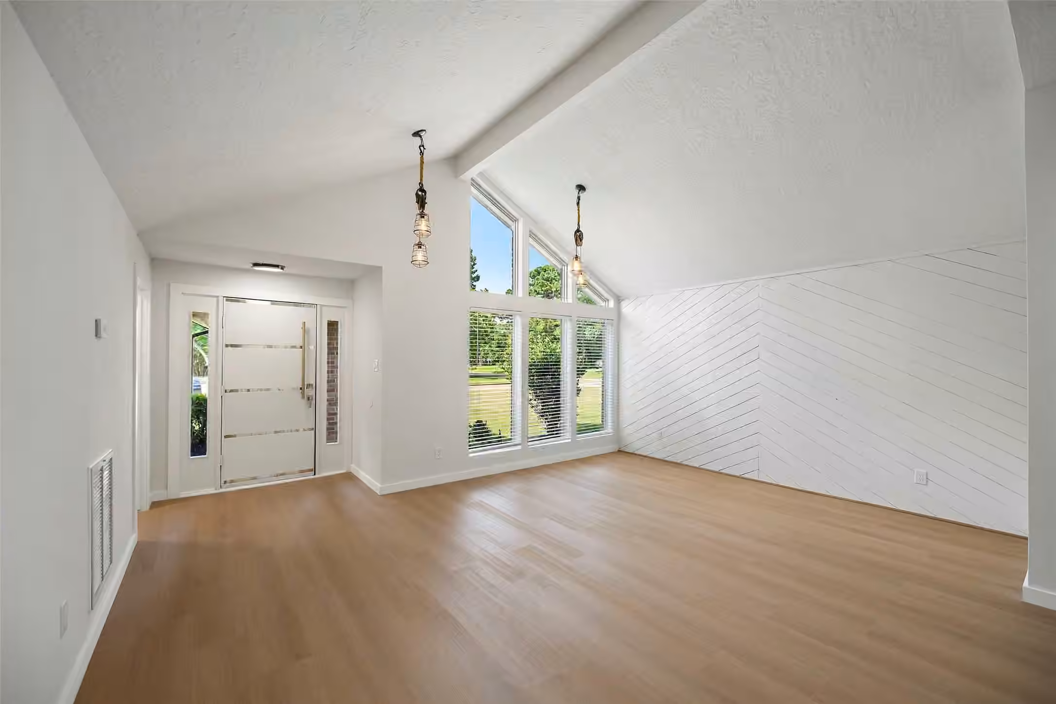 Photo 5 of 12014 Rainforest Lane, Montgomery, TX