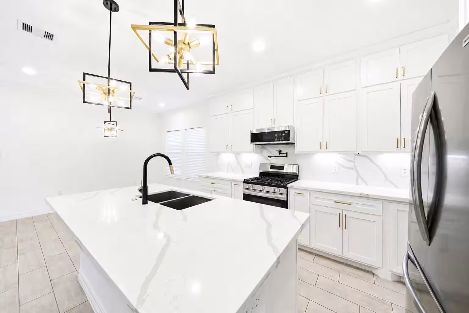 Photo 7 of 6037 S Acres Drive, Houston, TX