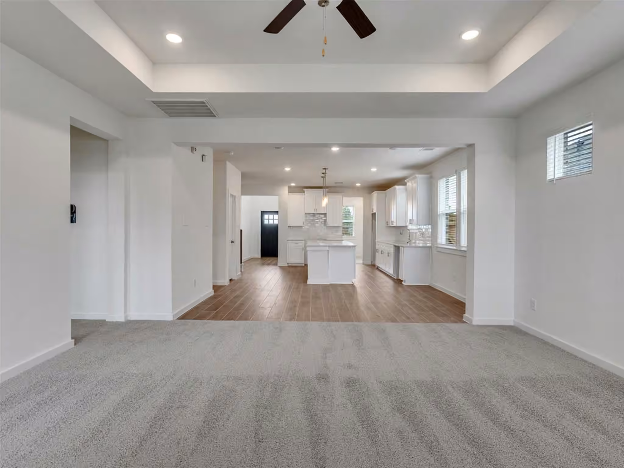 Photo 4 of 8310 Amethyst Valley Lane, Angleton, TX