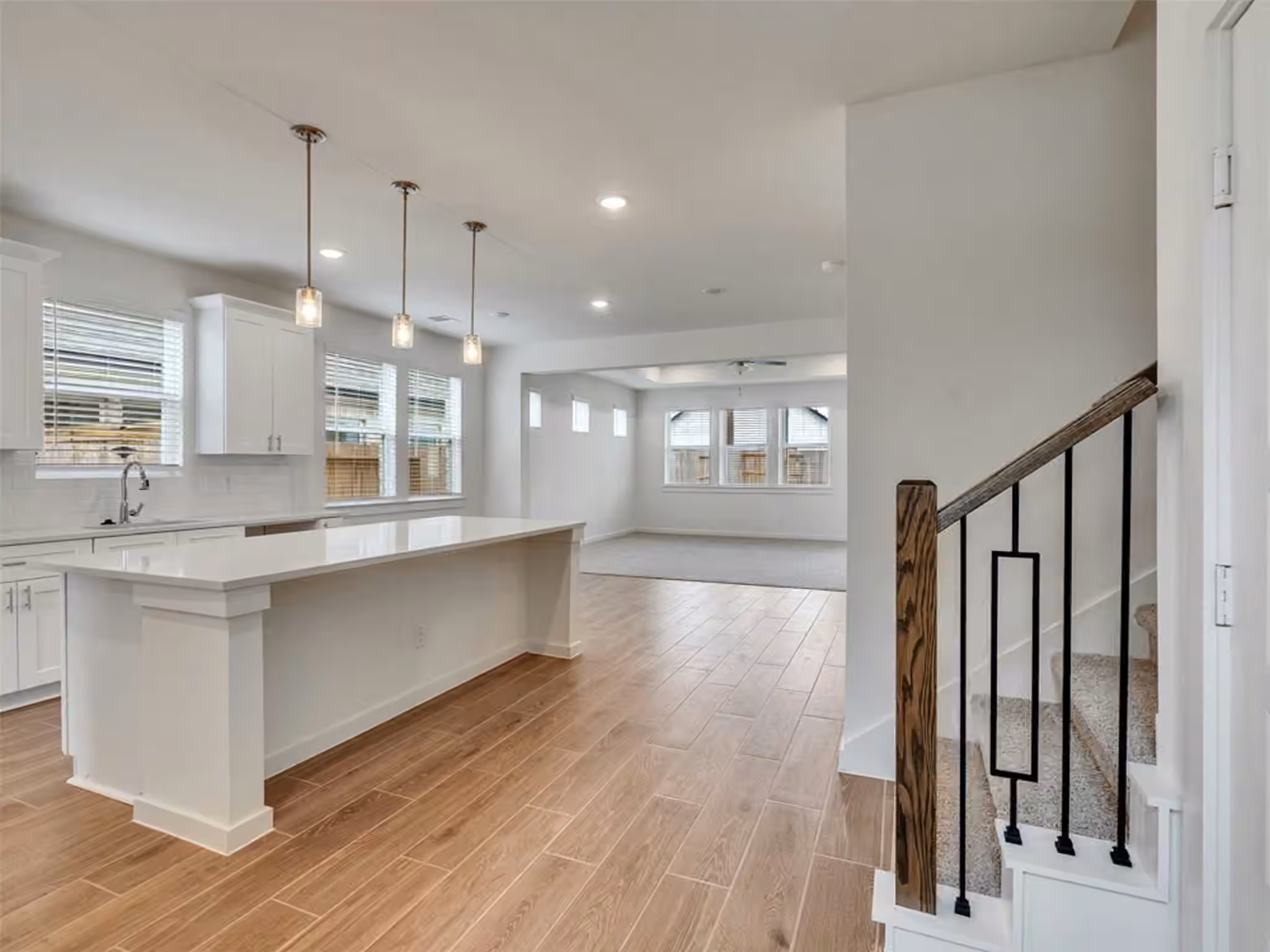 Photo 7 of 8310 Amethyst Valley Lane, Angleton, TX