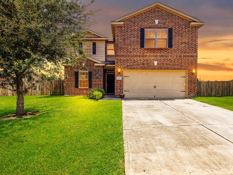 Photo 4 of 8843 Hazel Rose Sky Drive, Humble, TX
