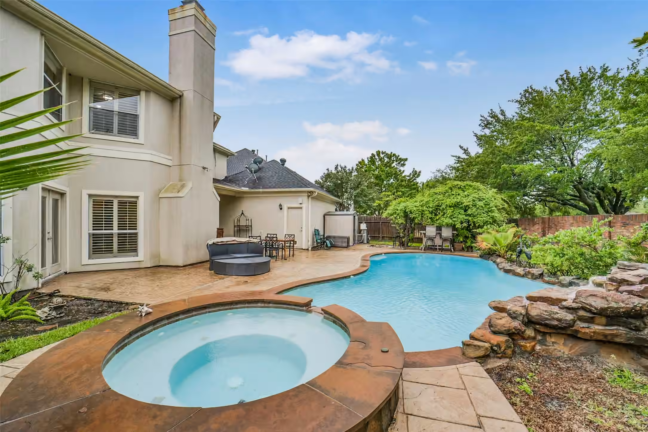 Photo 2 of 1523 Ashbury Park Drive, Houston, TX