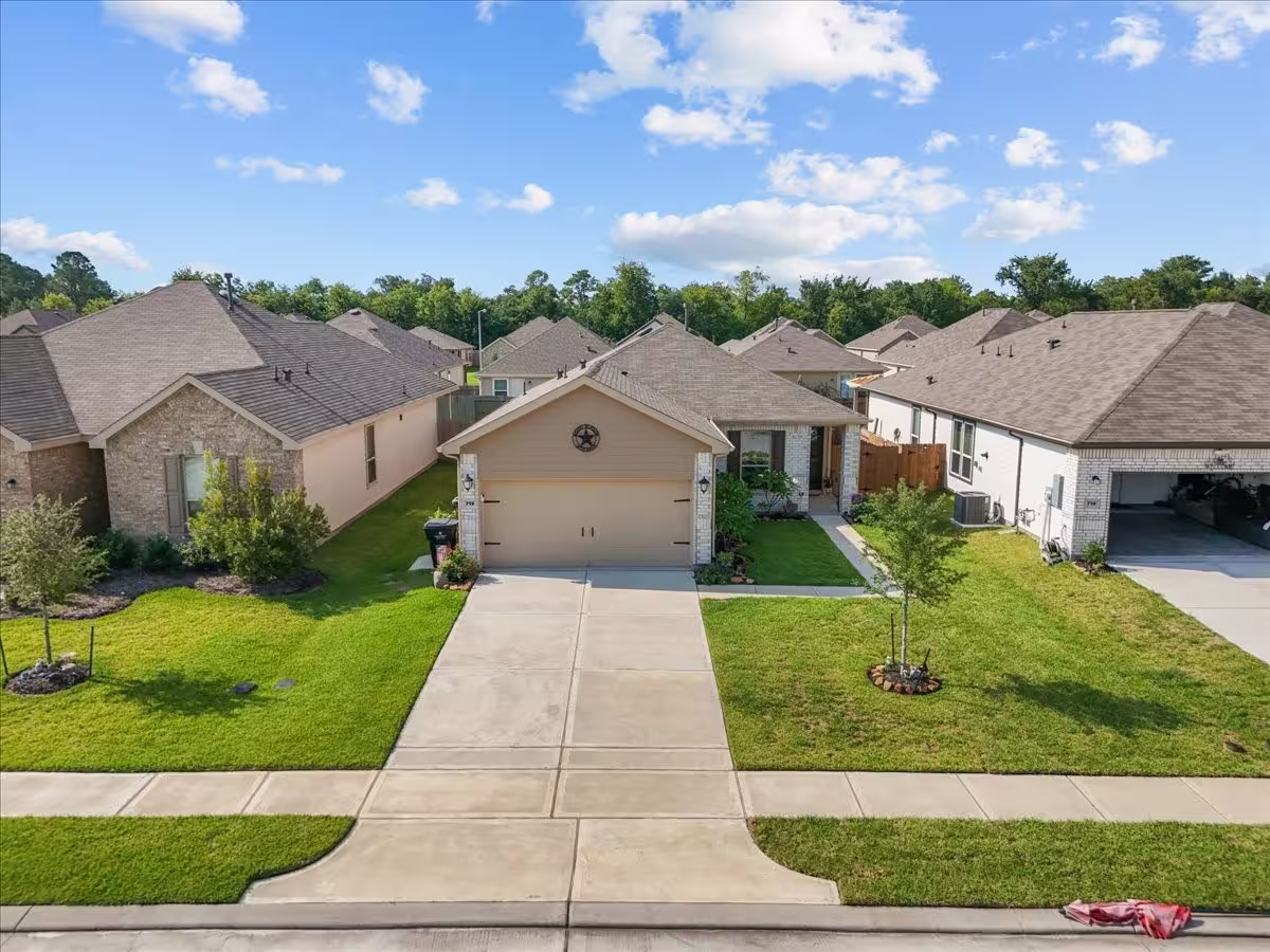 Photo 4 of 712 Allana Lane, Alvin, TX