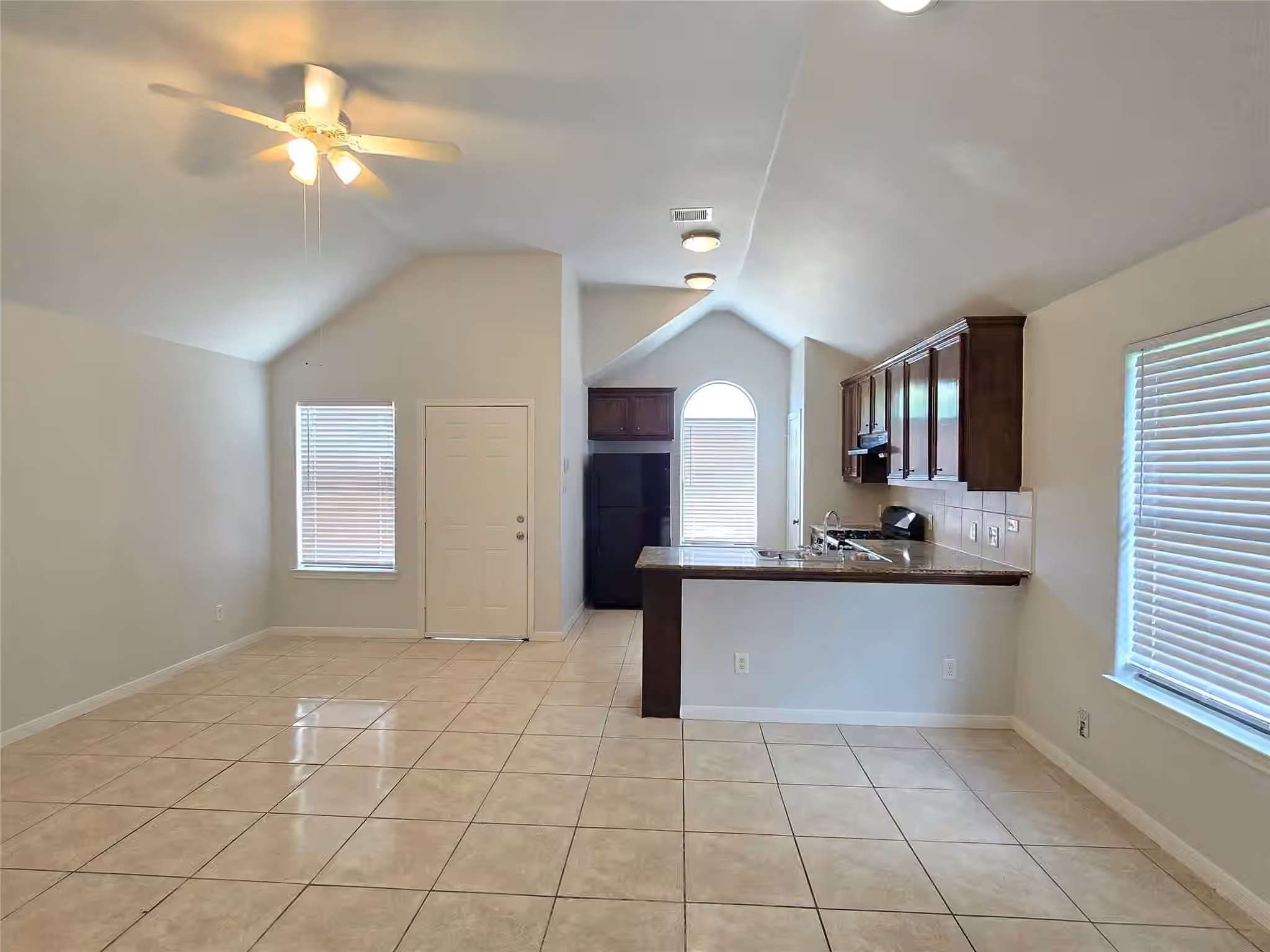 Photo 3 of 4405 Brinkley Street, Houston, TX