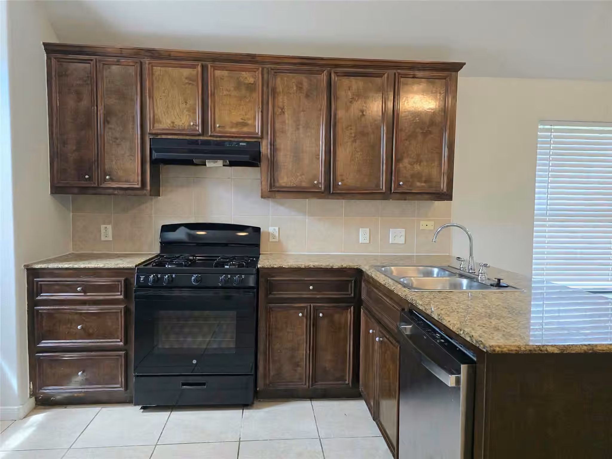 Photo 5 of 4405 Brinkley Street, Houston, TX