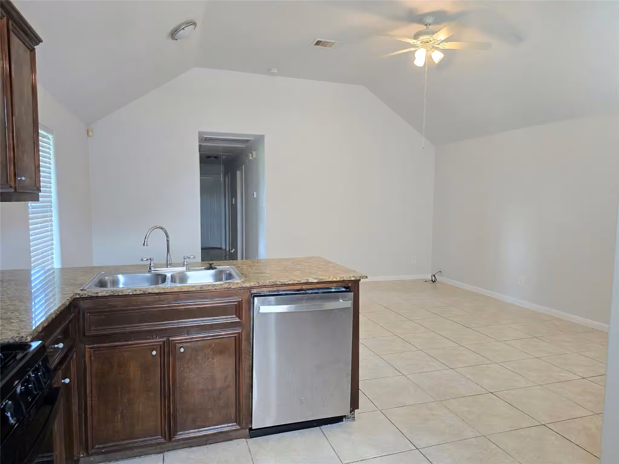 Photo 6 of 4405 Brinkley Street, Houston, TX