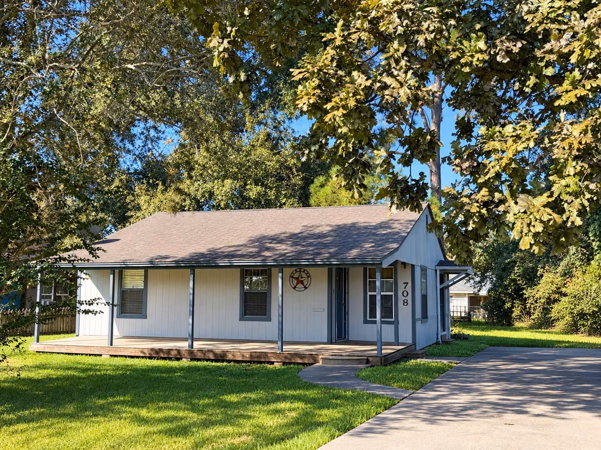 Photo of 708 S Gray Avenue, West Columbia, TX 77486