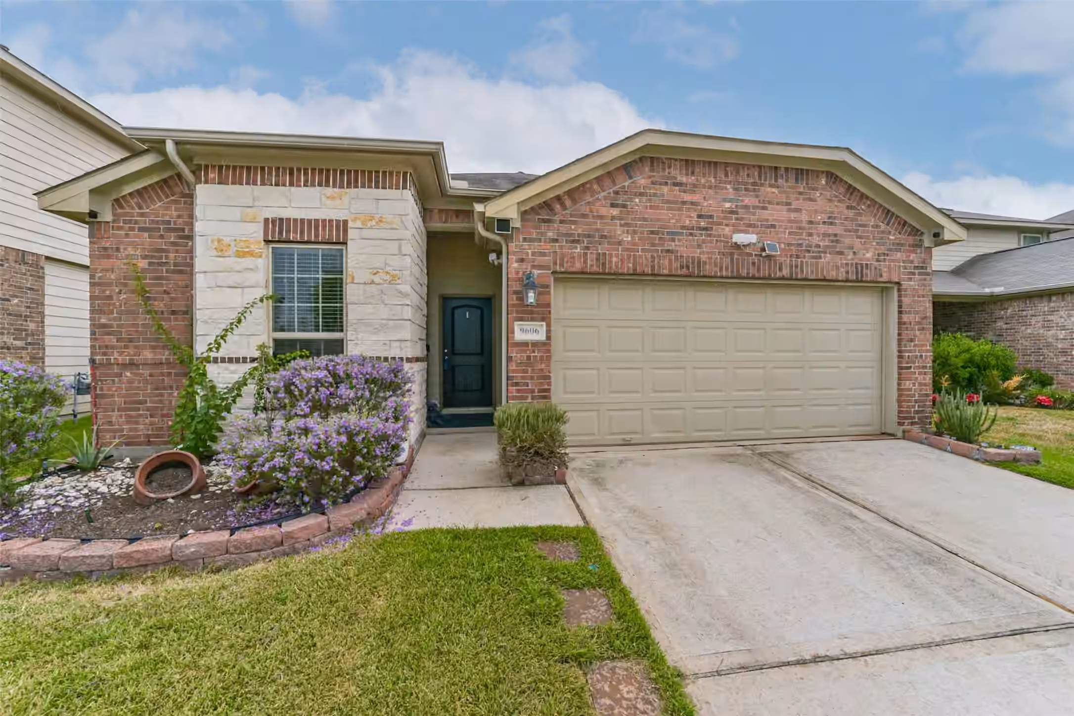 Photo 2 of 9606 Cimarroncito Lane, Humble, TX