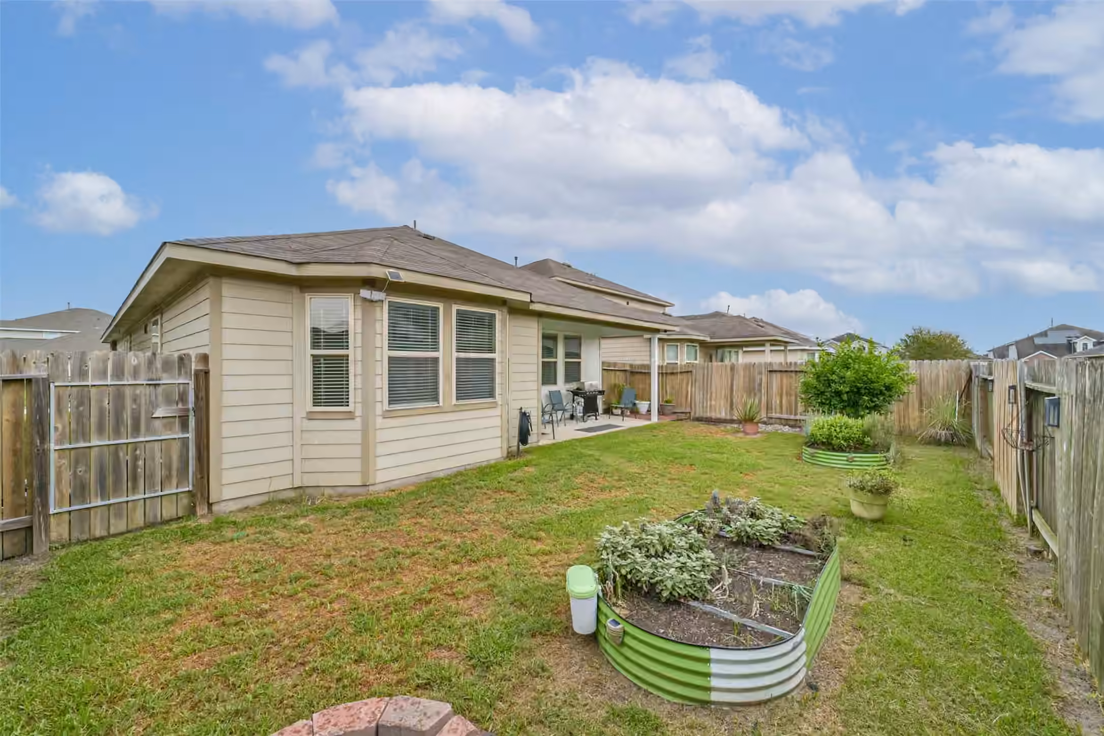 Photo 3 of 9606 Cimarroncito Lane, Humble, TX