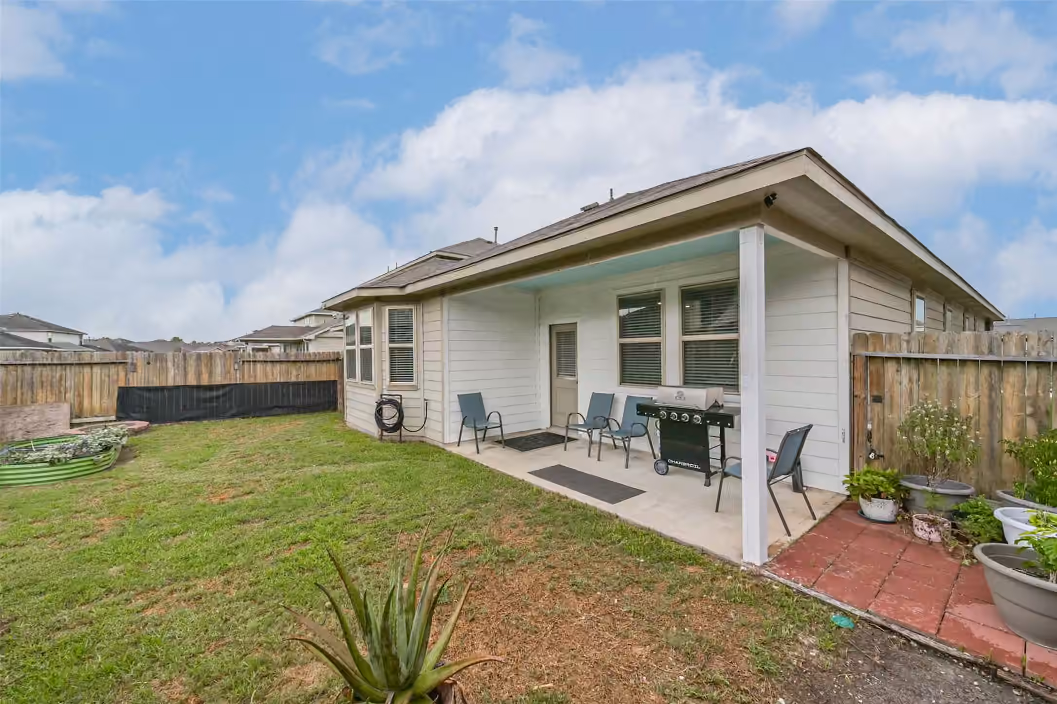 Photo 4 of 9606 Cimarroncito Lane, Humble, TX