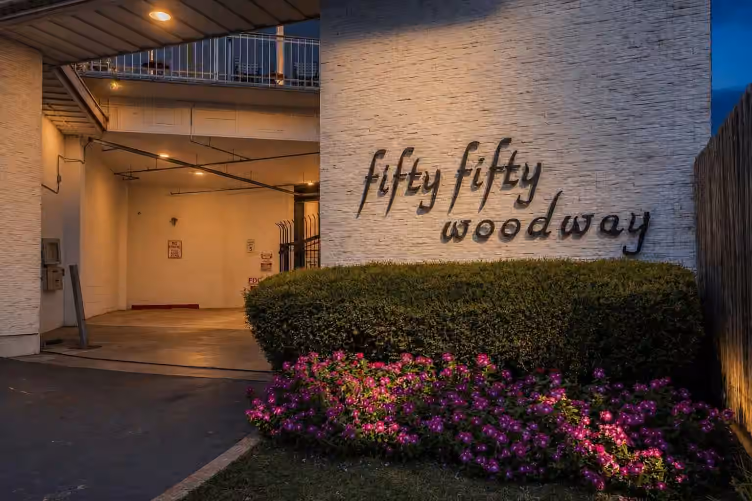 Photo 7 of 5050 Woodway Drive 8N, Houston, TX