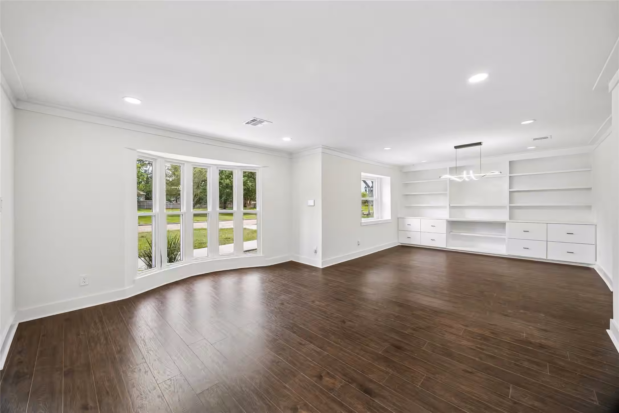 Photo 4 of 17922 Rolling Creek Drive, Houston, TX