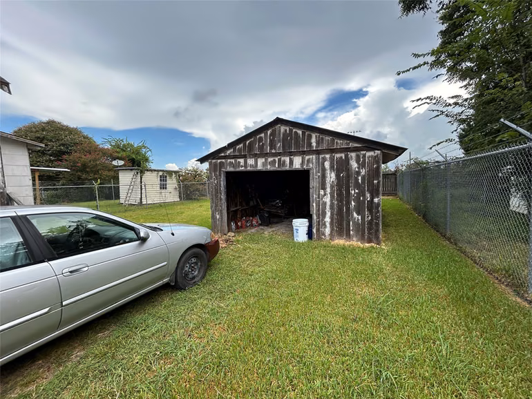 Photo 3 of 10612 Exeter St, Houston, TX 77093