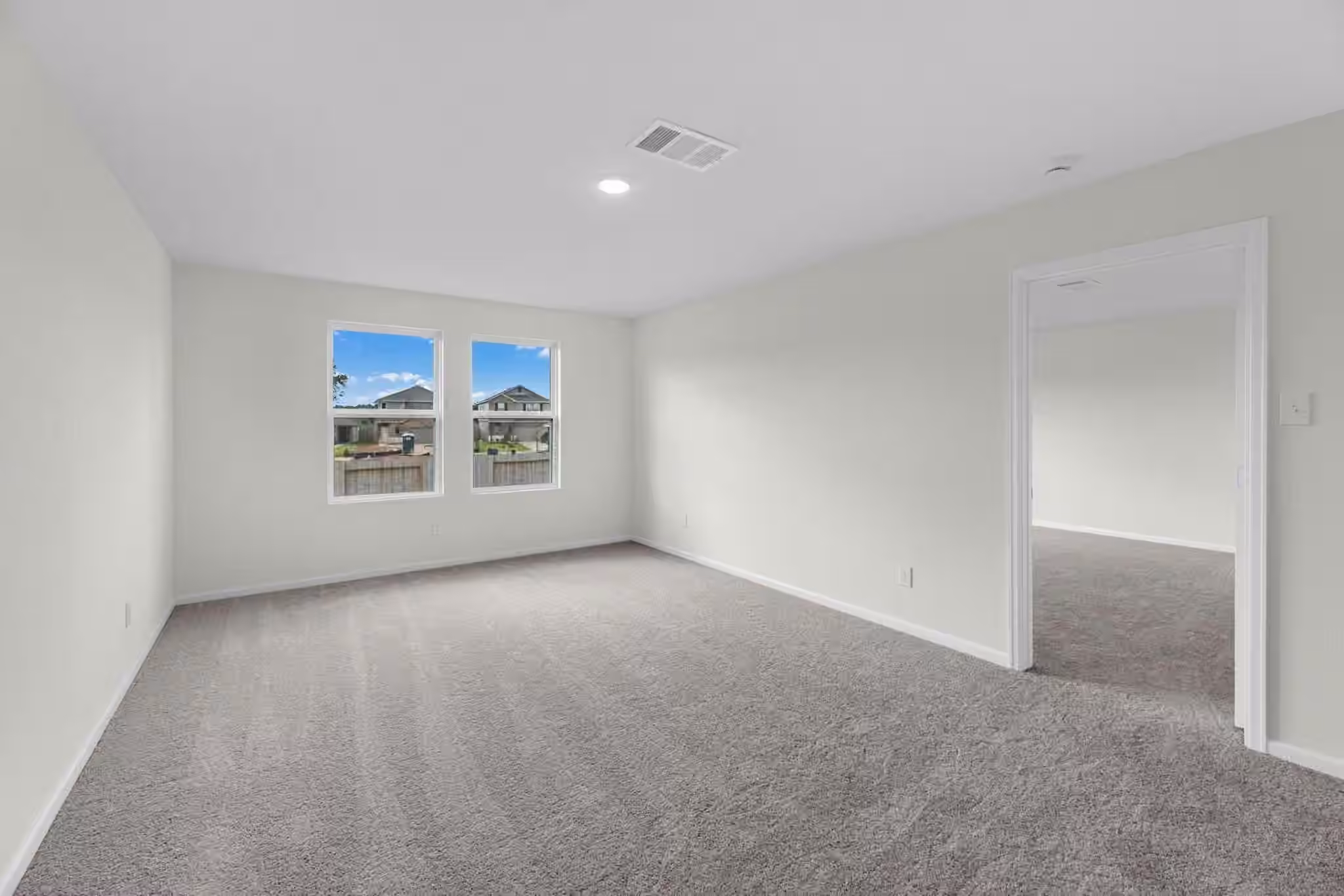 Photo 5 of 5878 Mercer Street, Conroe, TX