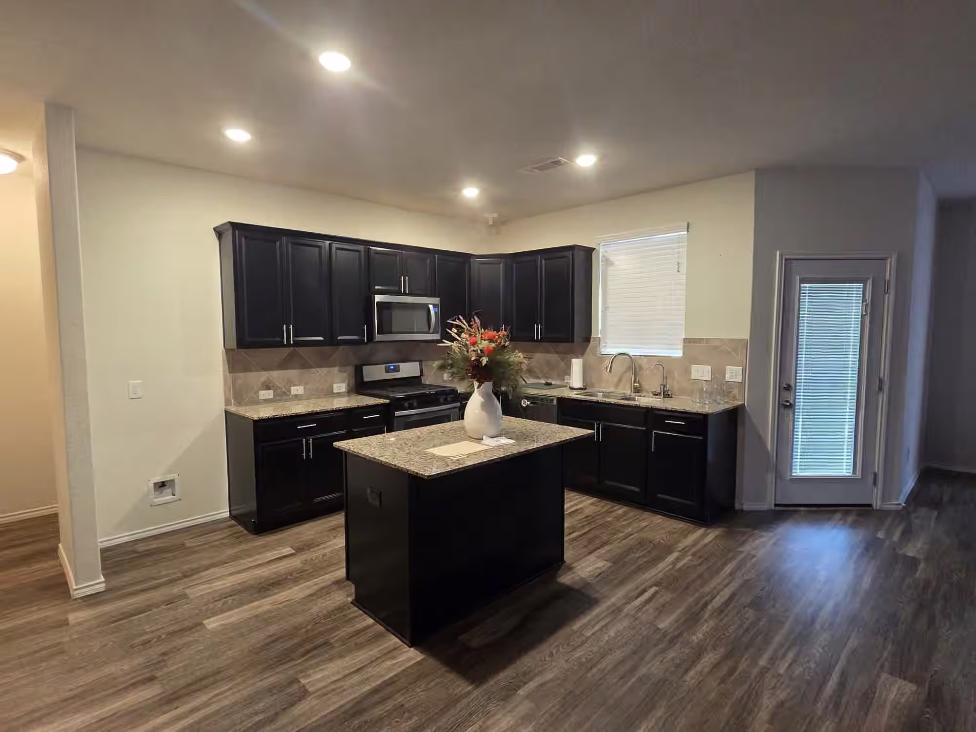 Photo 4 of 2103 Lost Timbers Drive, Conroe, TX
