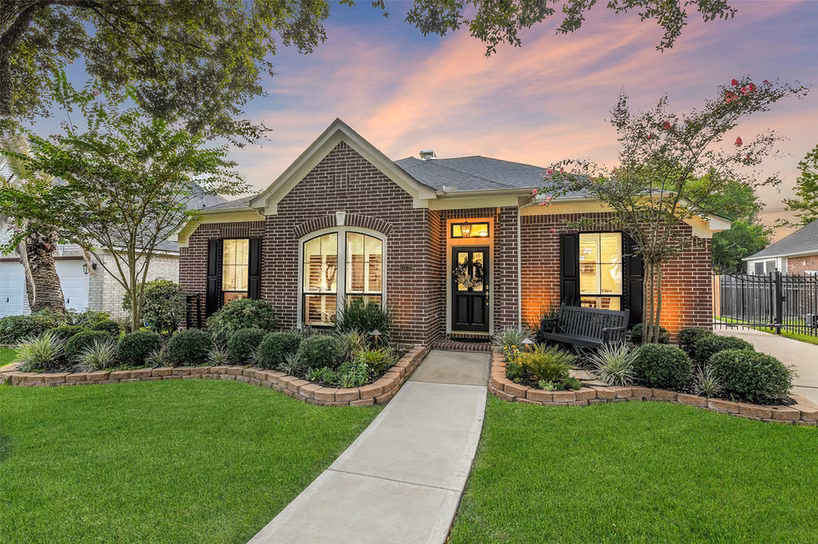Photo 3 of 13739 Sherburn Manor Drive, Cypress, TX