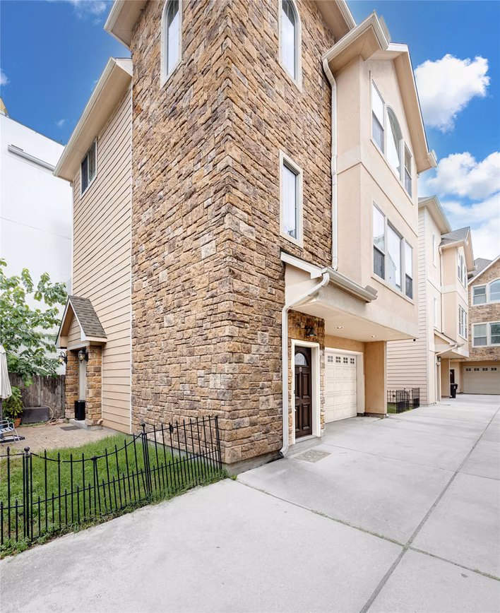 Photo 2 of 1714 Ovid Street A, Houston, TX