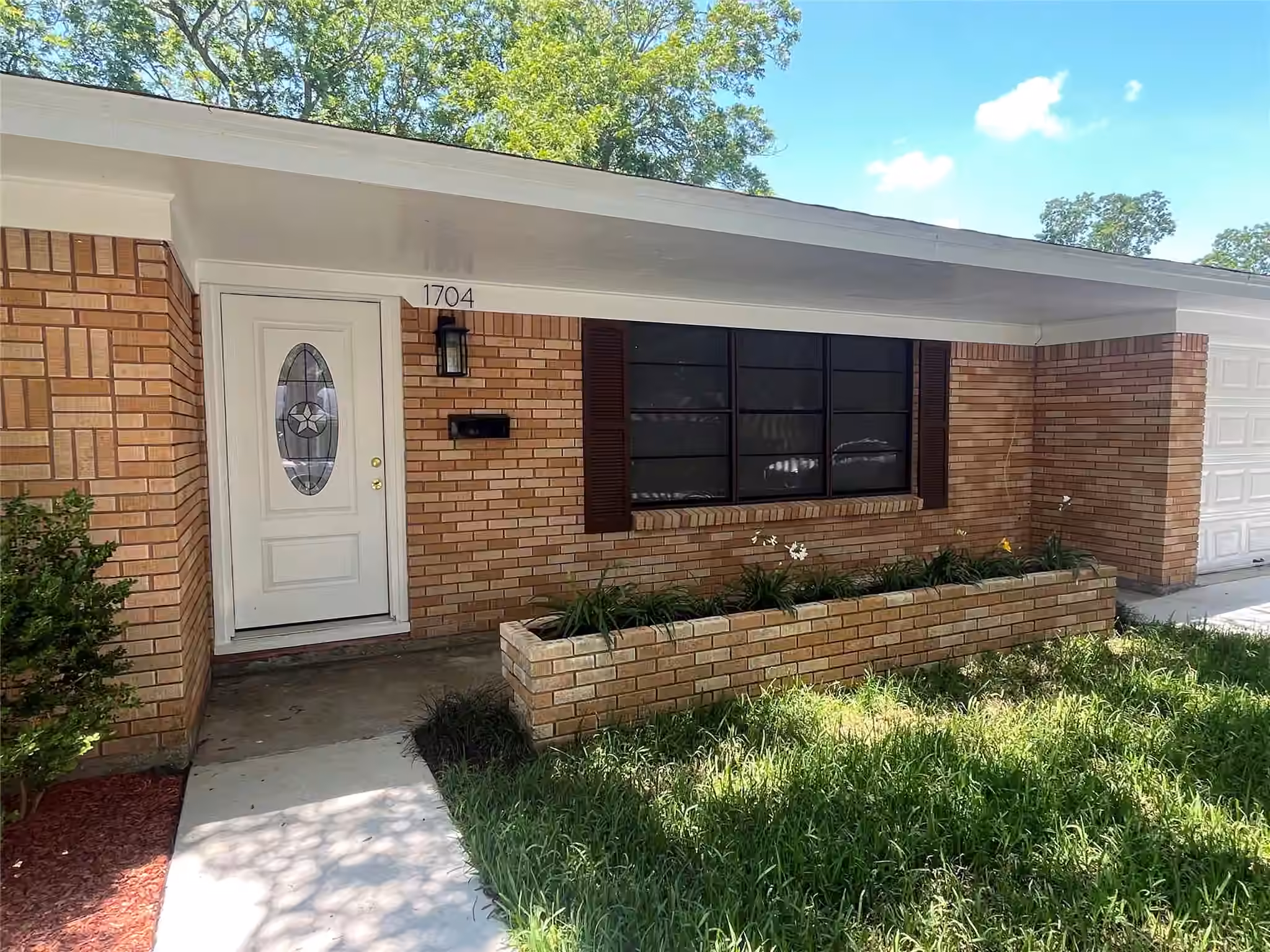 Photo 5 of 1704 Richardson Lane, Baytown, TX