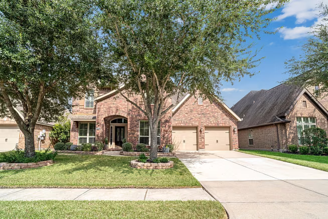 Photo 3 of 3007 Inglewood Lane, Pearland, TX