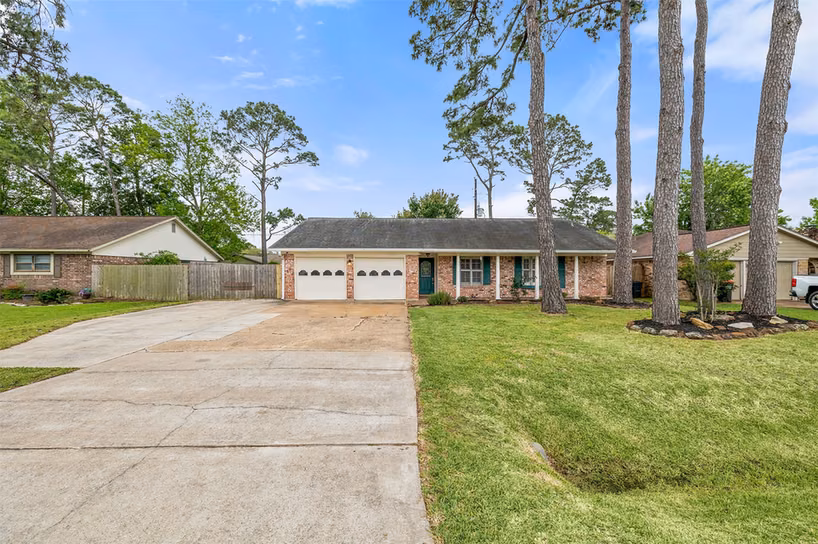Photo 3 of 10014 Sweet Gum Lane, Baytown, TX
