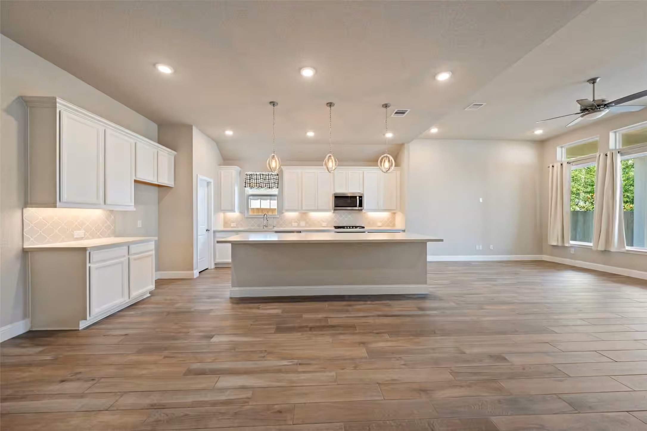 Photo 5 of 21335 Sierra Point Lane, Porter, TX