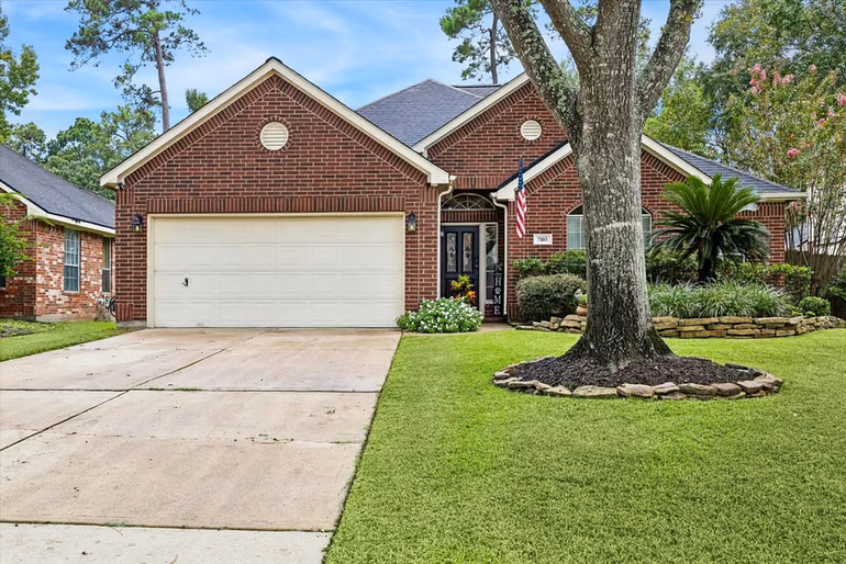 Photo 4 of 7103 Sweet Violet Trail, Kingwood, TX
