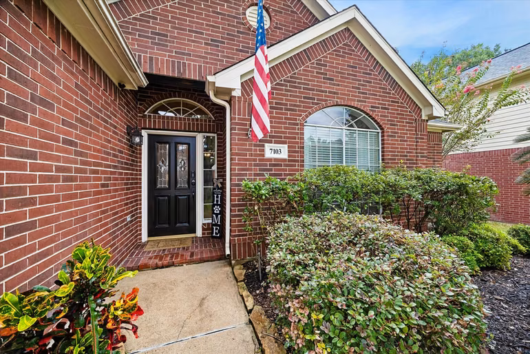 Photo 5 of 7103 Sweet Violet Trail, Kingwood, TX