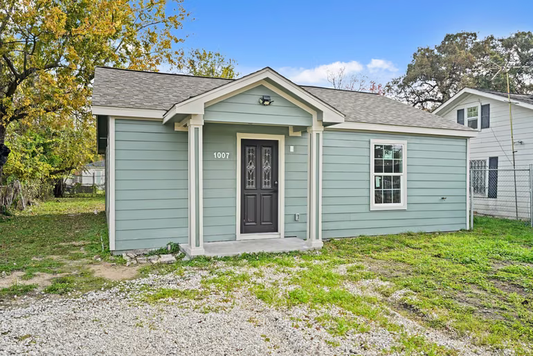 Photo 2 of 1007 Gazin Street, Houston, TX