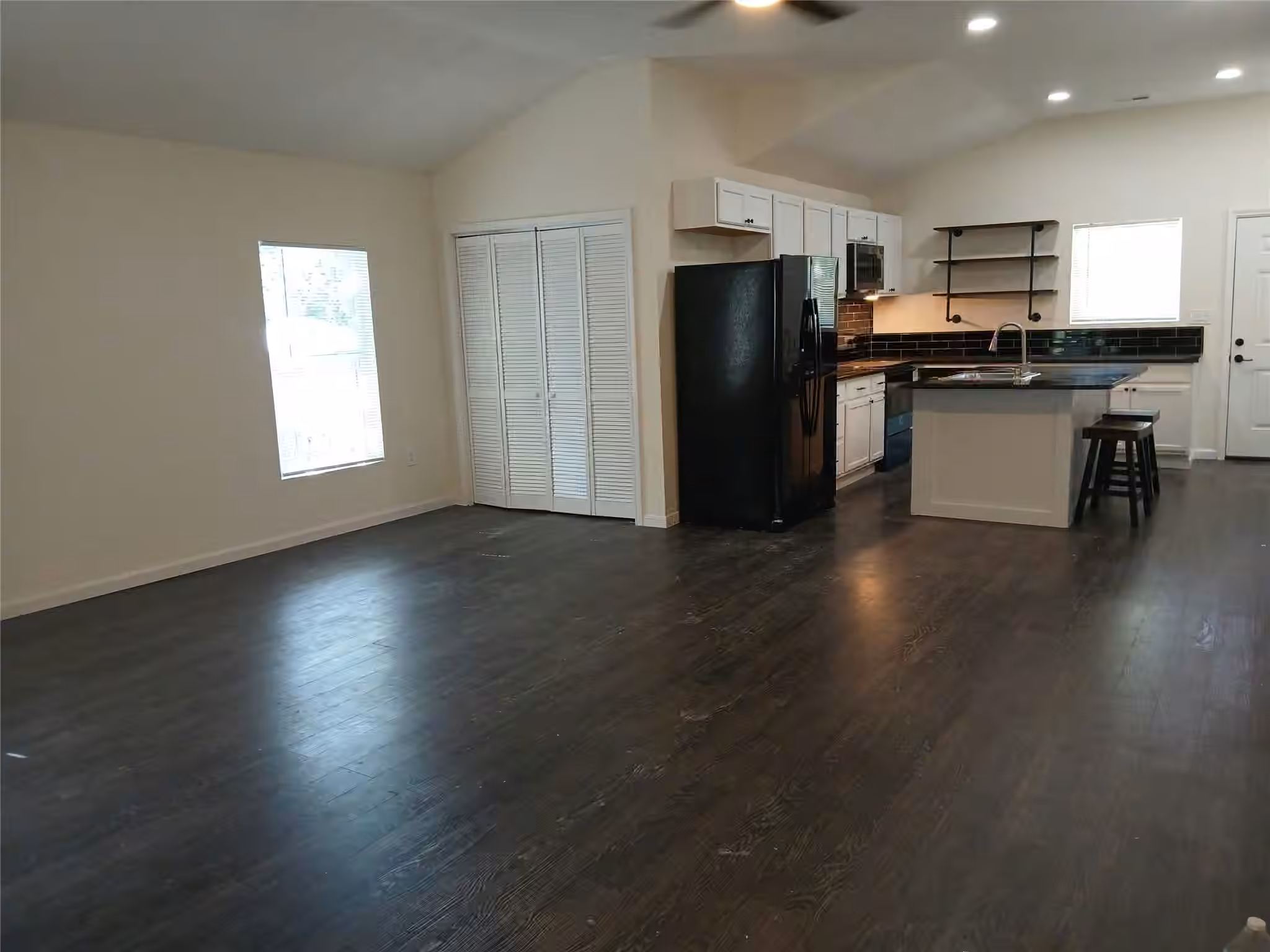 Photo 5 of 3311 Collingsworth Street, Houston, TX