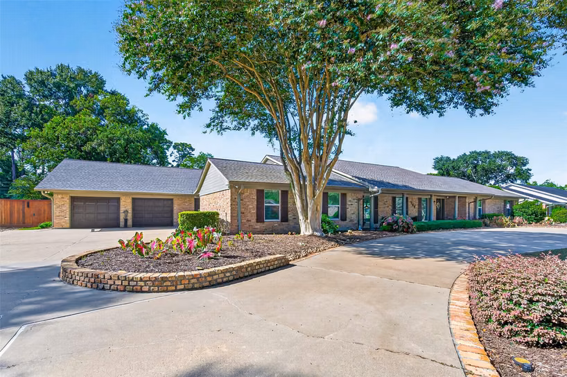 Photo of 702 Foster Drive, Richmond, TX 77469