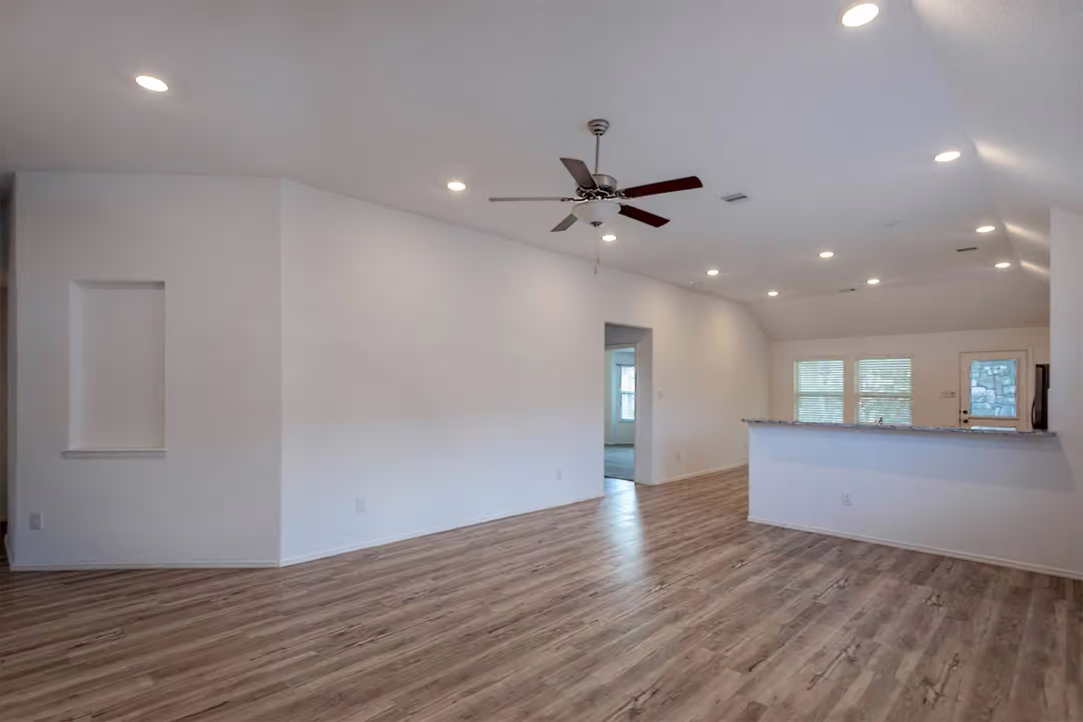 Photo 4 of 6005 Heritage Creek Lane, Conroe, TX