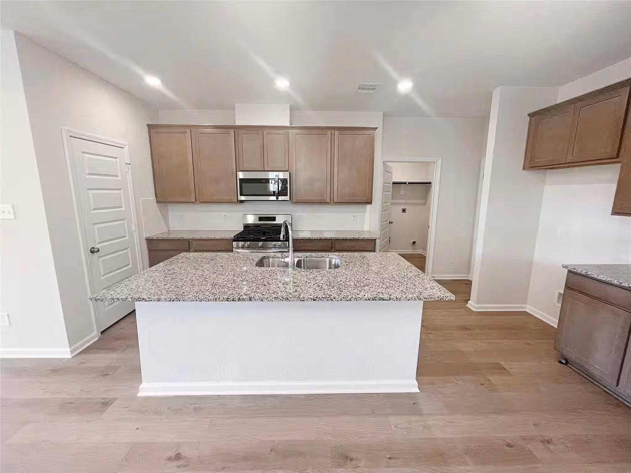 Photo 4 of 649 Cherry Tree Drive, La Marque, TX