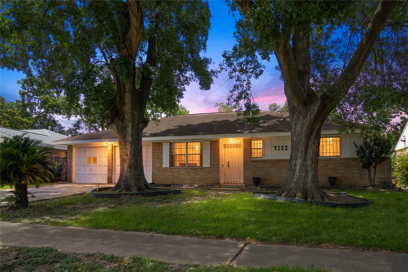Photo 2 of 7122 Tanager Street, Houston, TX