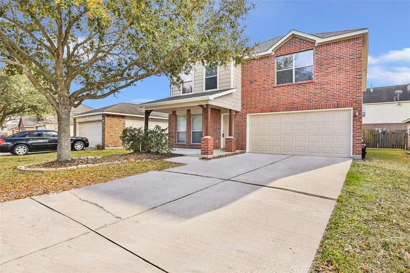 Photo 3 of 1606 Wooded Acres Drive, Humble, TX