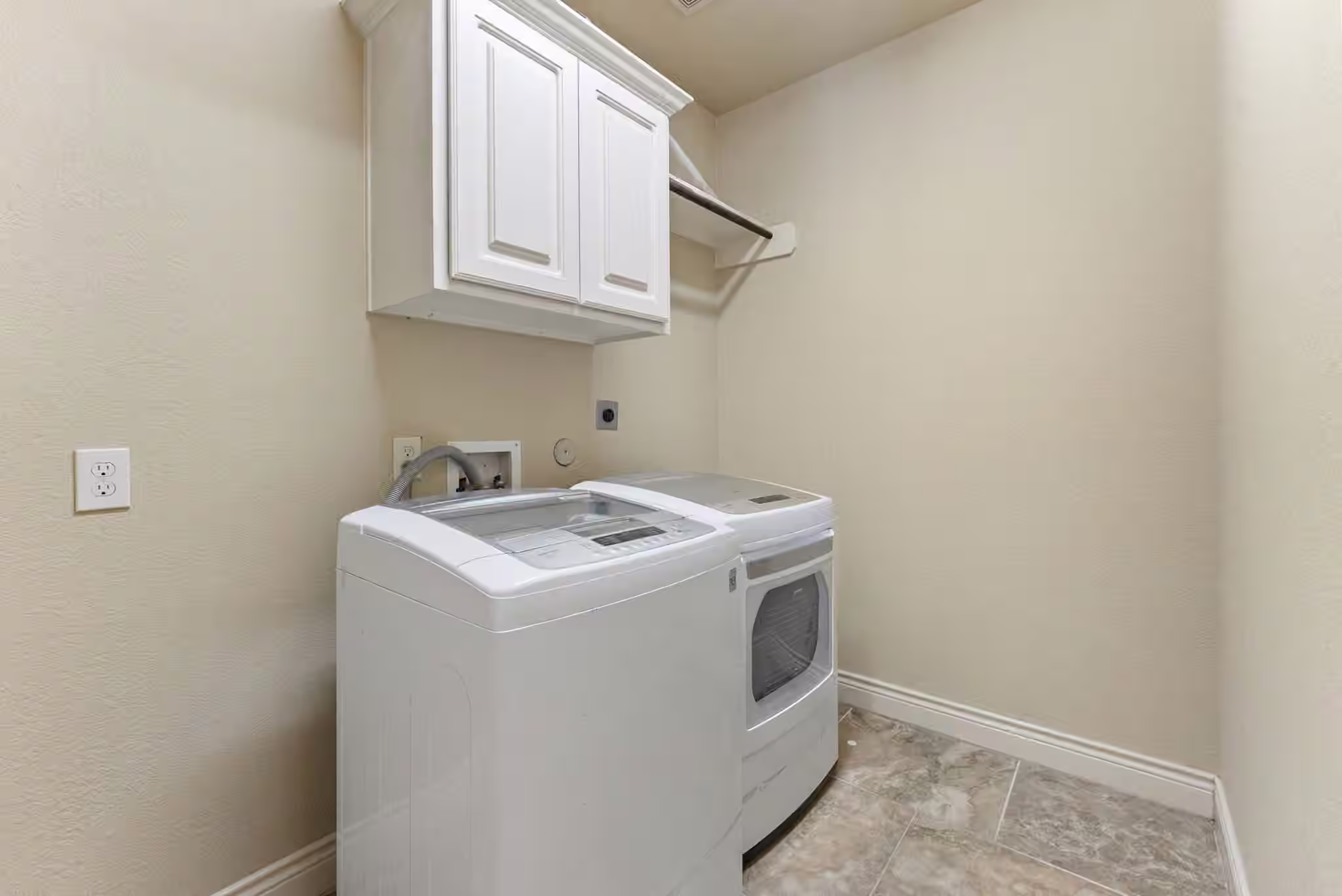 Photo 6 of 131 Deerchase Drive, Conroe, TX