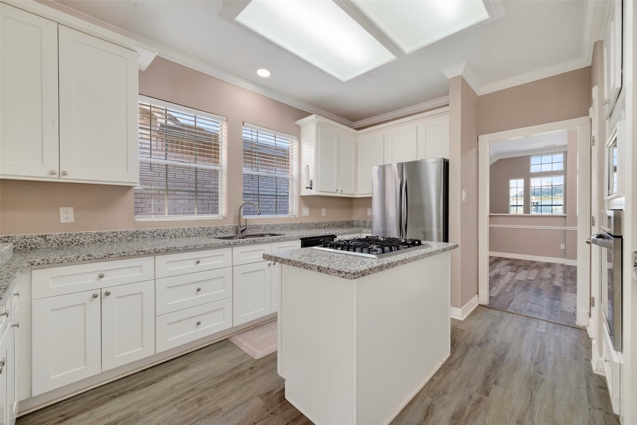 Photo 4 of 13815 Muirfield Village Drive, Houston, TX
