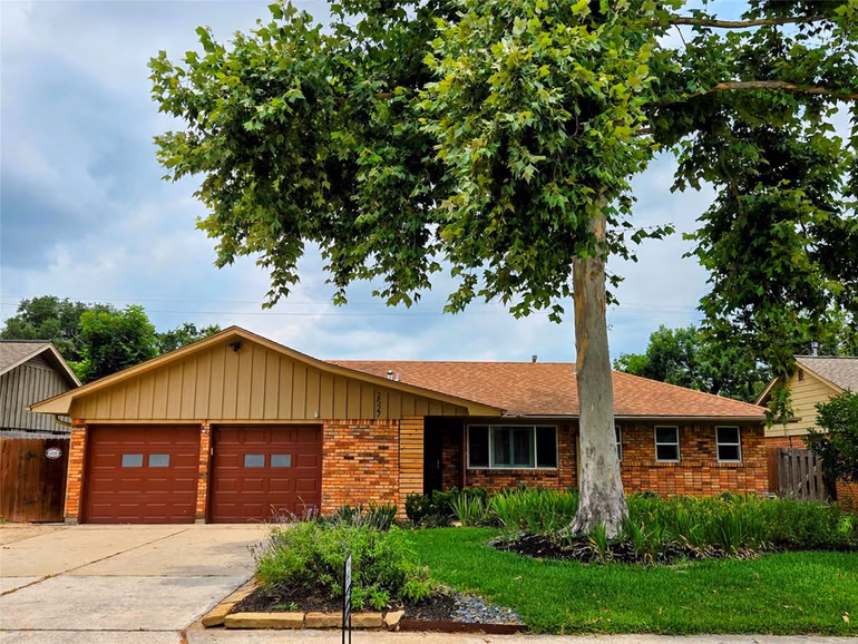 Photo of 2527 Willowby Drive, Houston, TX