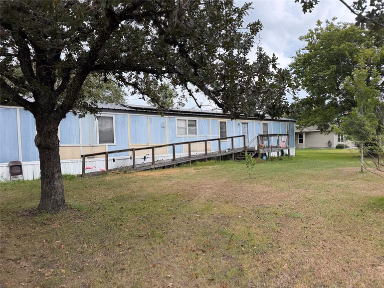 Photo of 2106 10th Street, Hempstead, TX
