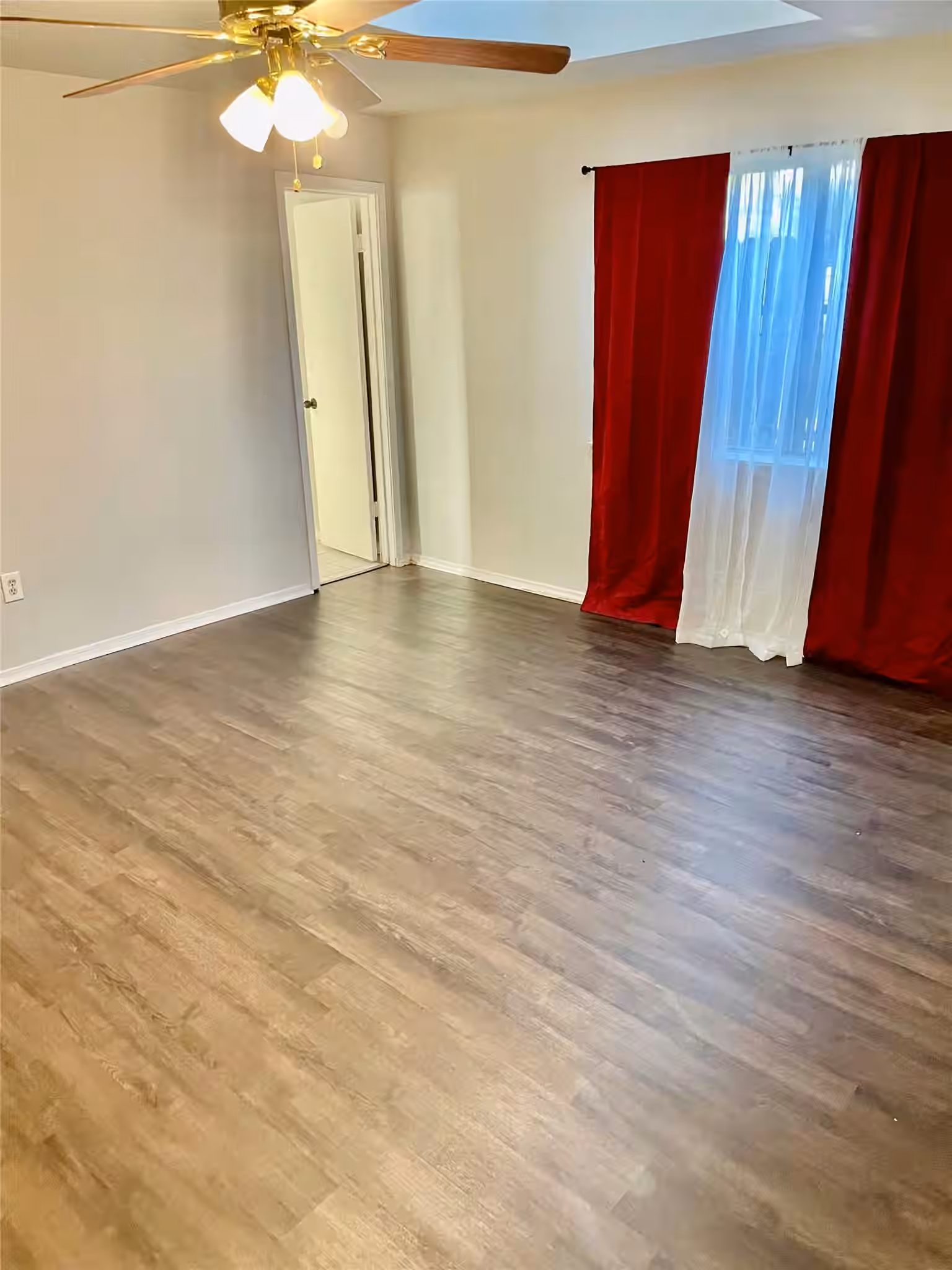 Photo 3 of 11907 E Marsham Circle, Houston, TX