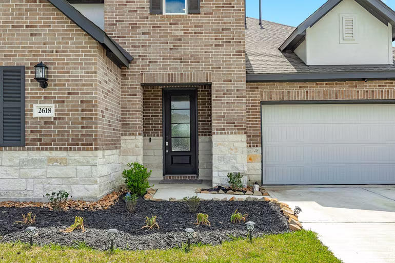 Photo 2 of 2618 Jasper Oaks Drive, Rosharon, TX