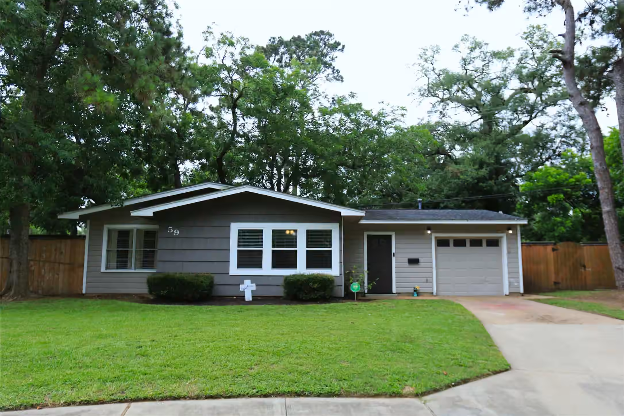 Photo 2 of 59 Caladium Court, Lake Jackson, TX